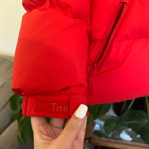 Aritzia TNA red oversized goose down megapuff puffer jacket - Picture 6 of 10